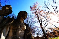Herbst im Schlosspark des Grazer Schloss Eggenberg. Graz  14. Bezirk – Eggenberg