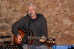 Peter Karner singt Garth Brooks Uhrturmkasematte Graz 09012011 2
