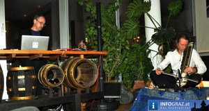 Konzert  Denovaire und Essl Tamilisches Restaurant Dainadoo Graz 10022011 1