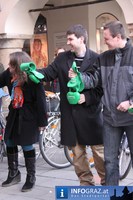 Steiermark Fanmeilen Fanlaeuten Flashmob Graz 20110219 23