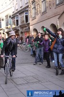 Steiermark Fanmeilen Fanlaeuten Flashmob Graz 20110219 29