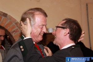 Grossbauer Keuschenhuaba feiert Geburtstag Marienbraeu Graz 2502201