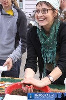 Aktion fuer Saatgutsouveraenitaet gegen EU Saatgesetze Lendplatz Graz 20110416 28