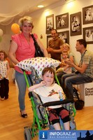 knall bunt Modenschau Familiencafe Flohcircus Graz 20110521 15