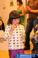 knall bunt Modenschau Familiencafe Flohcircus Graz 20110521 16