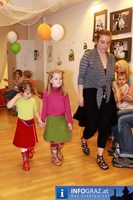 knall bunt Modenschau Familiencafe Flohcircus Graz 20110521 19