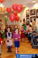 knall bunt Modenschau Familiencafe Flohcircus Graz 20110521 23