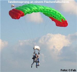 Fallschirmspringen,Fallschirm,Tandemflug,extra flugzeugbau,Fallschirm springen,Tandem springen,Fallschirm Sprung,Tandemsprung,Tandem Sprung,Fallschirm Tandemsprung,Fallschirmsprünge