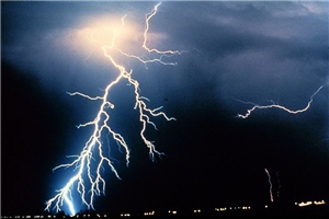 blitz,blitze,wetter,wettervorhersage,wetter graz,auskunft,7 tage wetter,wetter online,wetter aktuell,lawine,unwetter,wassertemperatur,schneebericht,schneehöhe,wetterprognose,skiurlaub,wettervorschau
