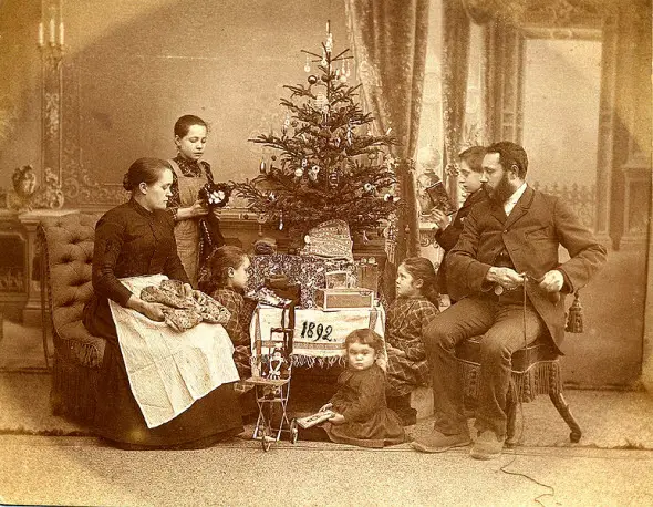Weihnachten 1892,weihnachtsmärchen,adventzeit,adventkonzert,wohnung dekorieren,informatives,besinnliche weihnachtszeit,weihnachtsdekoration aussen,weihnachtskranz