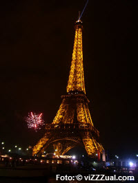 Eiffel-Turm,Paris,Silvester,feierlichkeiten,feiern,feuerwerk,fruchtbar,geister,gesellschaft,gesundheitswünsche 