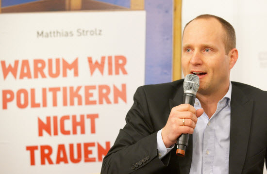 Dr. Matthias Strolz, Spitzenkandidat von NEOS,Politik ist der Ort, wo wir uns ausmachen, wie wir miteinander leben,