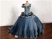 Ballkleid und Anzug, Hochzeitsmode