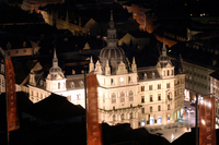 Hauptplatz bei Nacht vom Alpengarten aus
