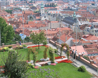 Blick vom Uhrturm hinunter in den Rosengarten Richtung Herrengasse