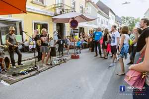 ‚Zinzengrinsen‘-Straßenfest in der Zinzendorfgasse 