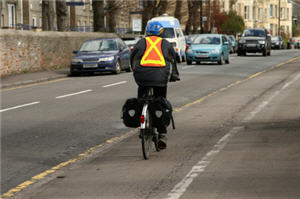 Sicherheit,Radwege,bremsen,rad,verkehrssicheres Fahrrad,mit dem Fahrrad zur Schule,LED Rücklicht,Sicherheit,Rücklichter