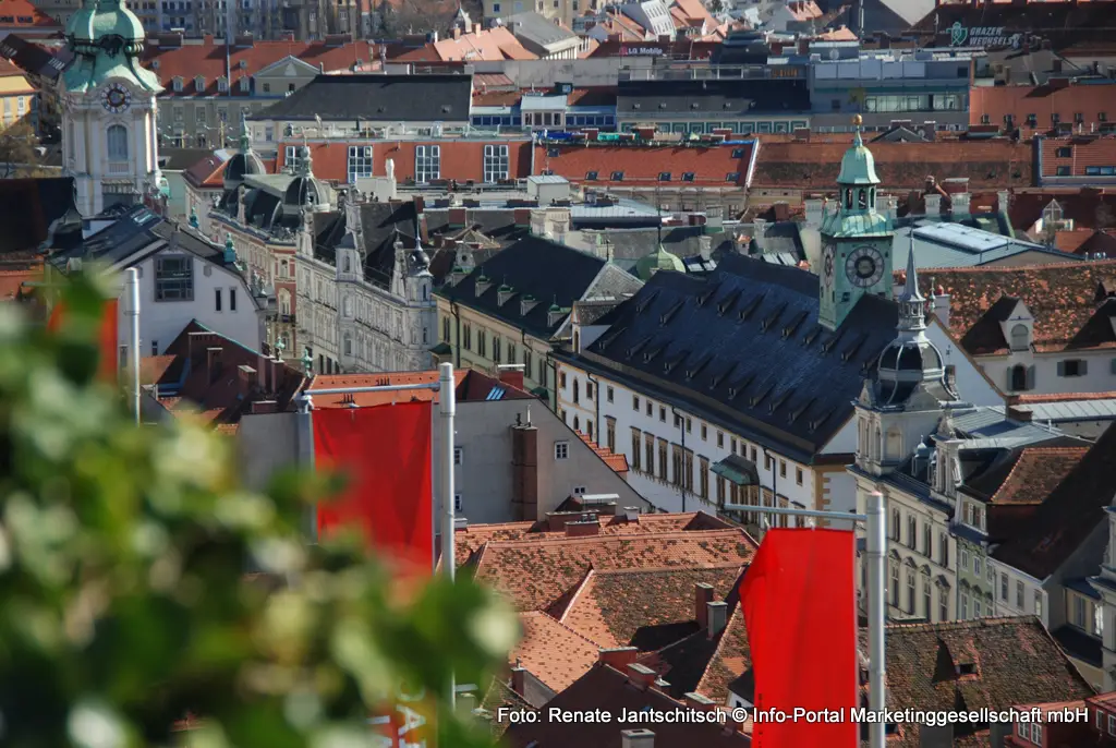 Blick vom Schlossberg ueber die Altstadt. Herrengasse Graz 1. Bezirk - Innere Stadt