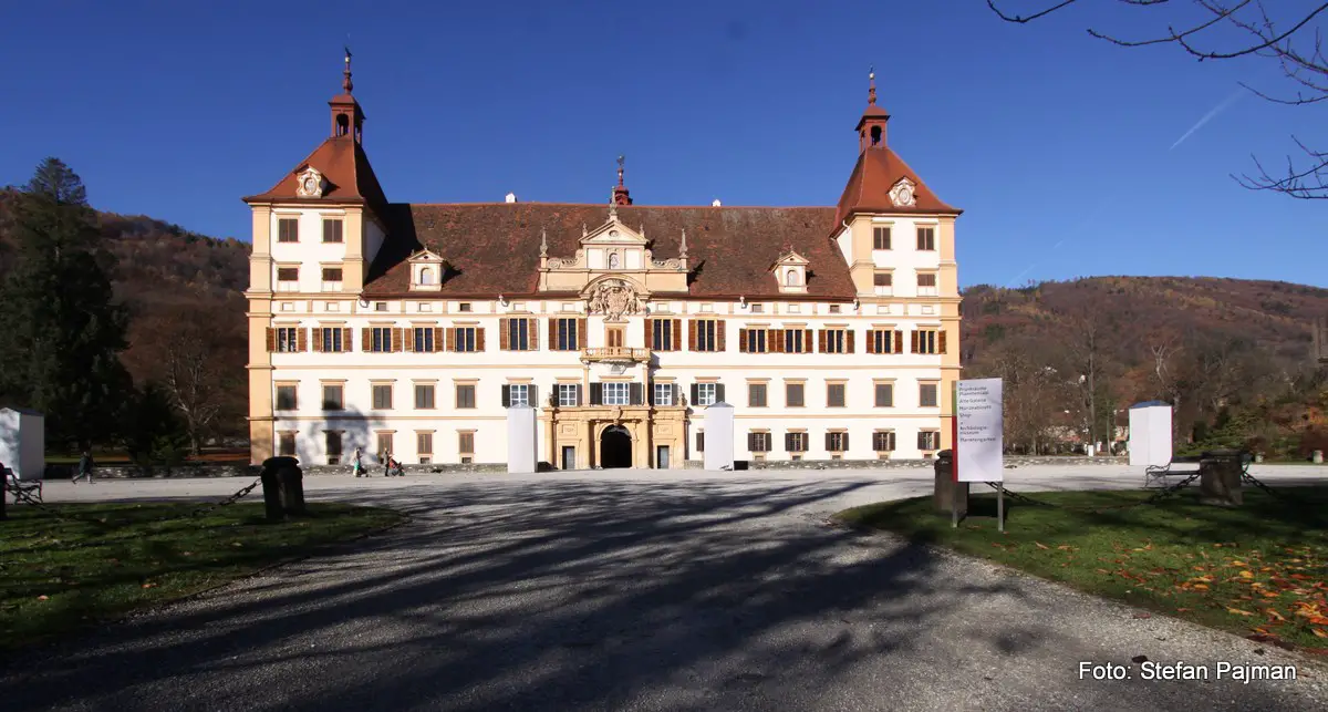 Das Grazer Schloss Eggenberg in seiner ganzen Pracht. Graz 14. Bezirk - Eggenberg