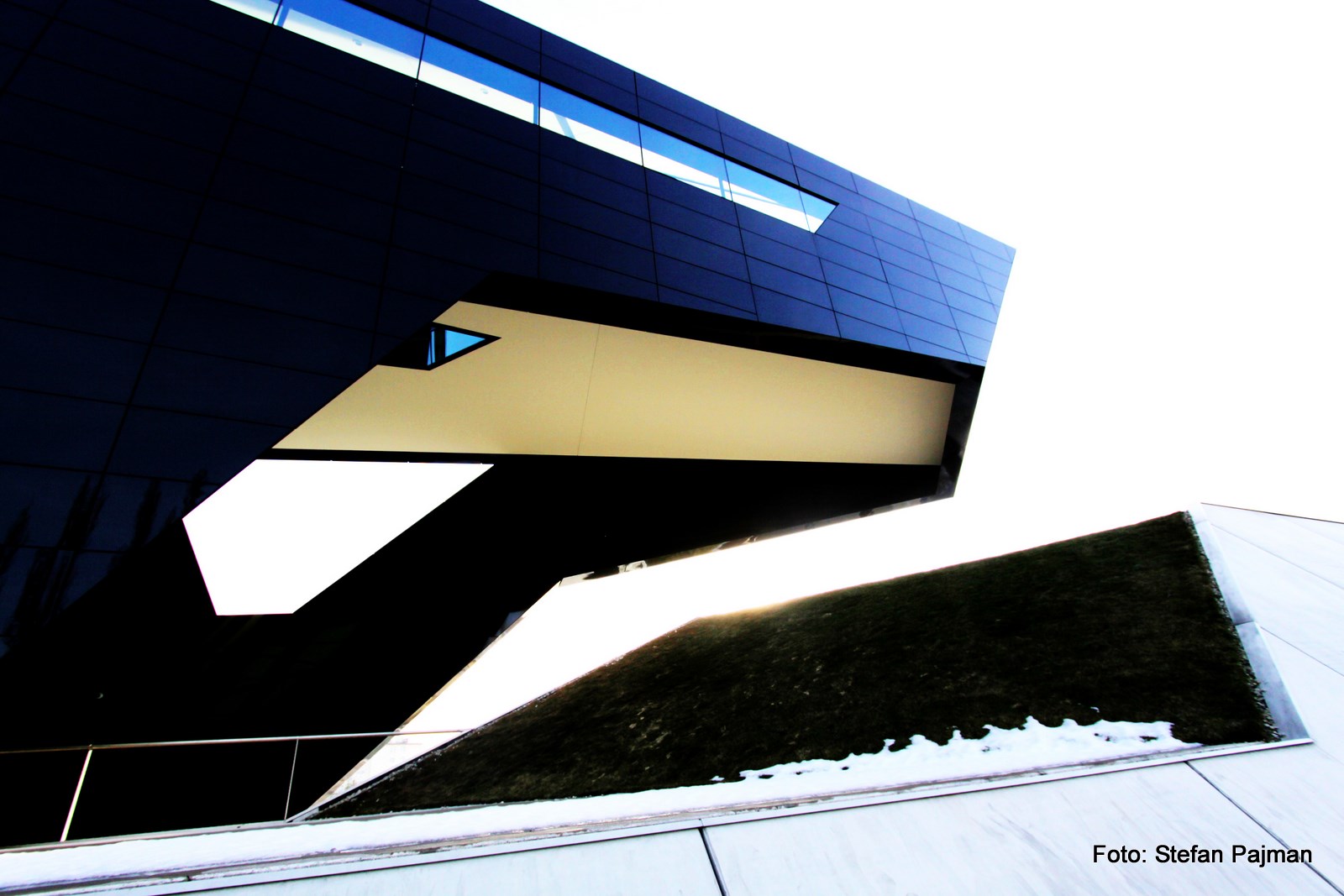 Grazer Architektur, das Gebäude Dr. Lister Gasse: Graz 7. Bezirk - Liebenau 