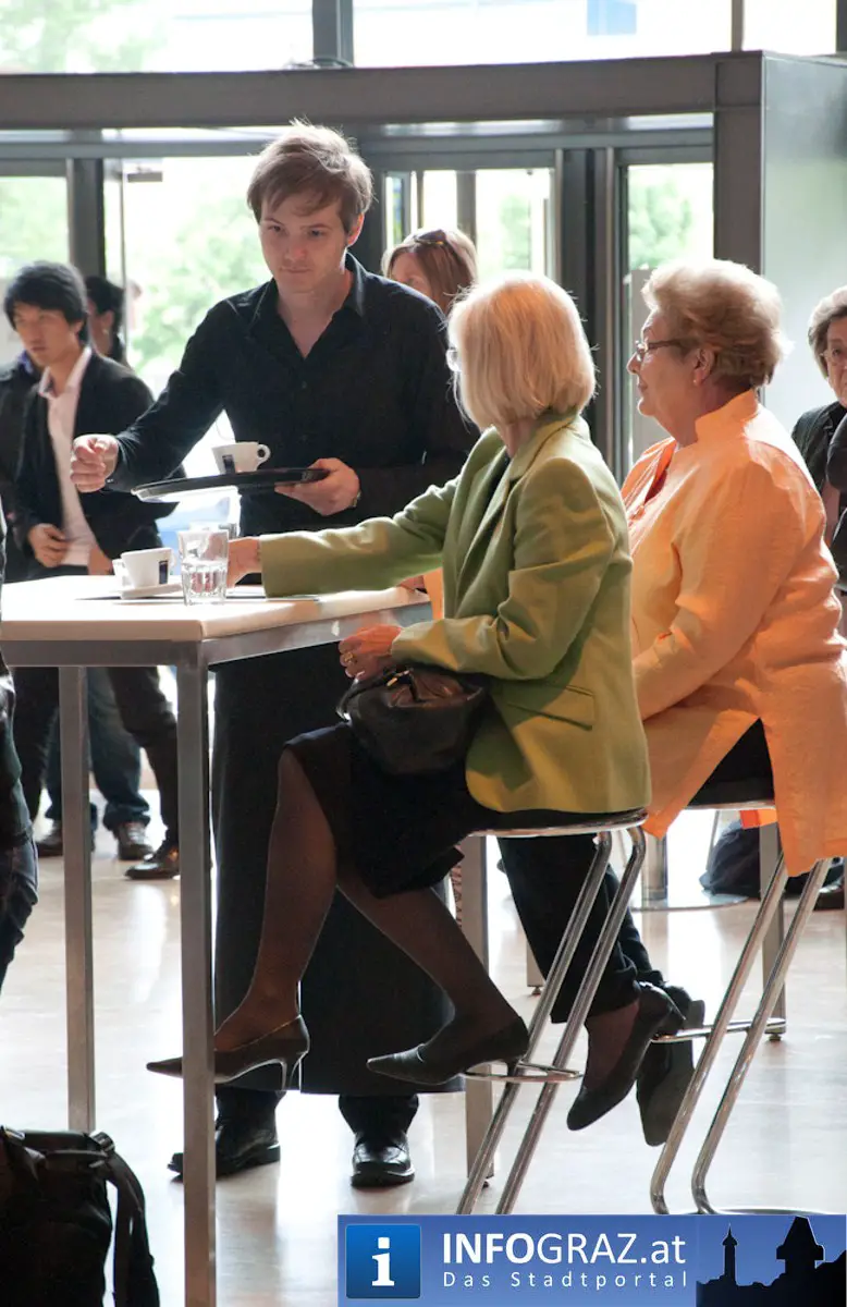 Artists for Japan Helmut List Halle Graz 20110426 17