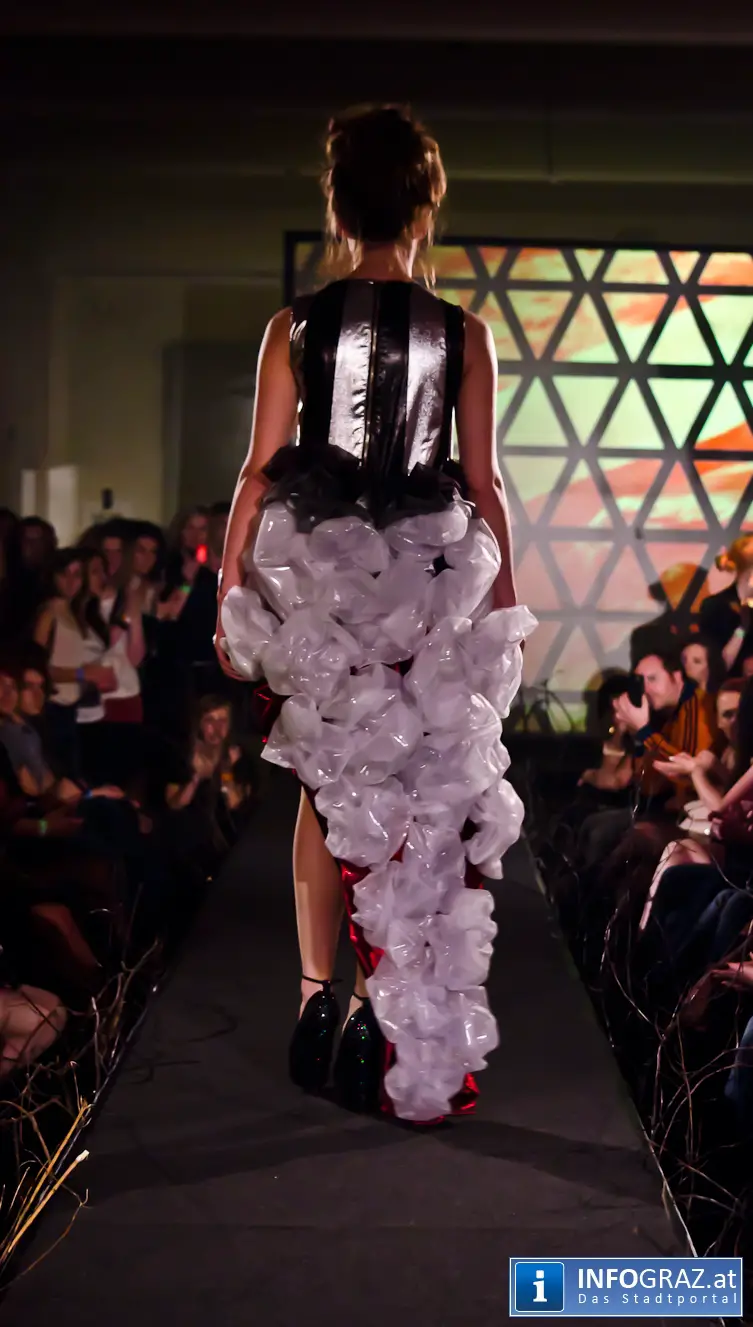 NATURA / PERICULUM / FINIS - 094