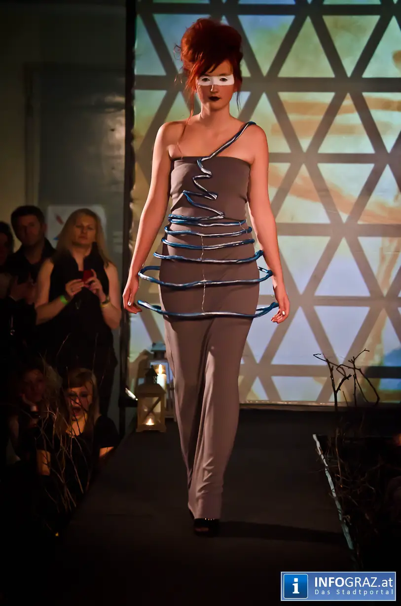 NATURA / PERICULUM / FINIS - 103