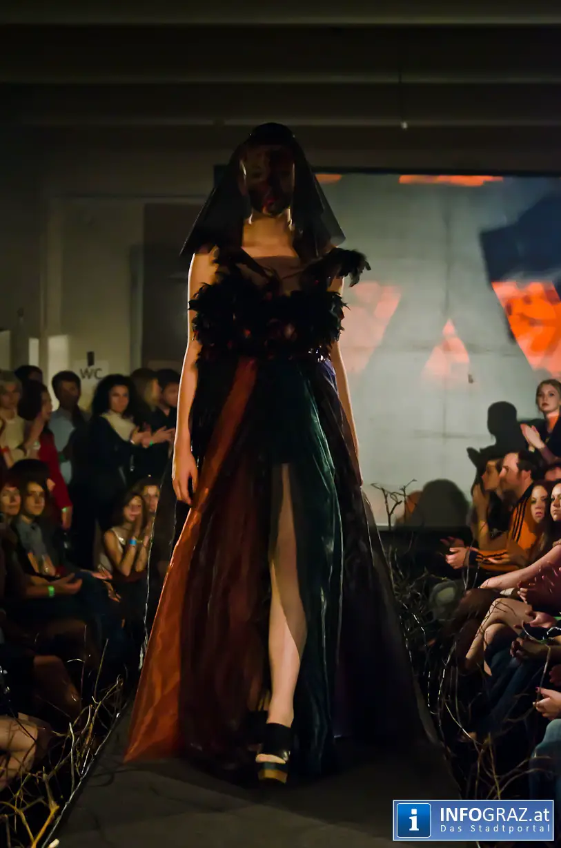 NATURA / PERICULUM / FINIS - 111