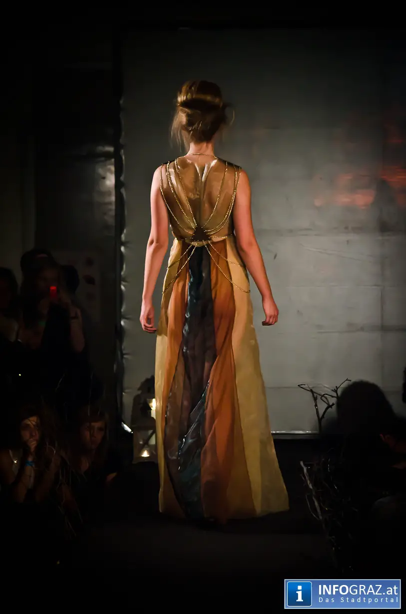 NATURA / PERICULUM / FINIS - 114