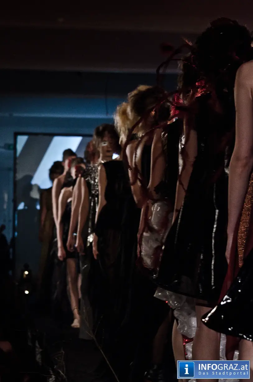 NATURA / PERICULUM / FINIS - 118