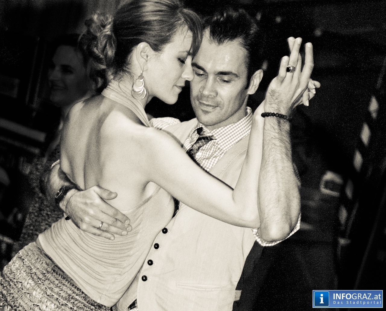 Erotisch sinnliche Stimmung im Grazer iKu - 040