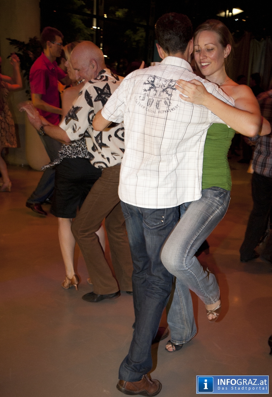 Erotisch sinnliche Stimmung im Grazer iKu - 071