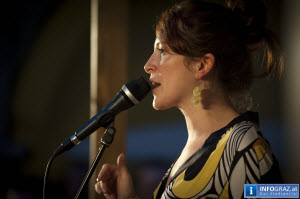 Grazer Generalihof,Thin Ice,Sängerin Marina Zettl,Gitarrist Thomas Mauerhofer,18.7.2012