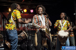 Stewart Sukuma ,Murszene,Graz,Lendviertel,Mariahilferplatz,Grazer,Posaunist,Fotograf Werner Puntigam,interkulturelle Projekte,Regen,Superstimmung,afrikanische Rhythmen