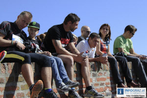 Grazer Schloßberg Stiegenlauf 2012,Startschuß,Läufer,Rekordzeit,Streckenrekord,schönster Stiegenlauf der Welt,Prominente Unterstützung,Raiffeisen-Landesbank Stmk, 