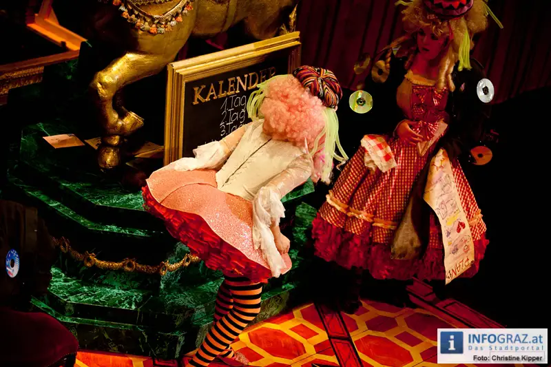 Des Kaisers neue Kleider - 025