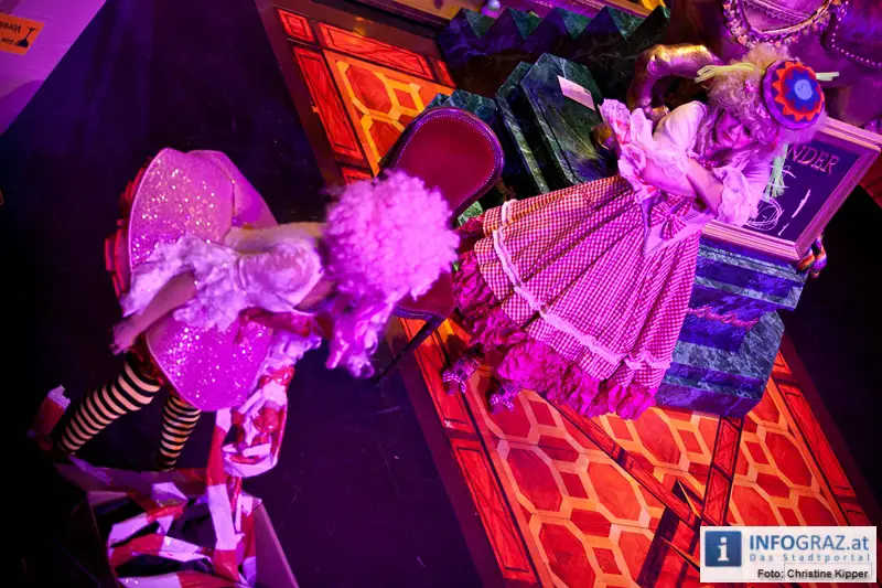 Des Kaisers neue Kleider - 036