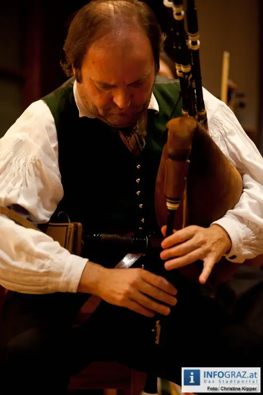 CD-Praesentation konsGeiger Volksmusik Hoechwirt Graz Sepp Pichler Karl Paar Eva Haselgruber-Muchowitsch Gerhard Kalss Juergen Berchtold Klaus Haselgruber 33