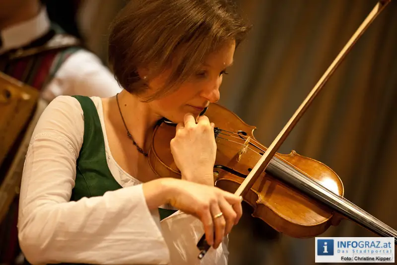 CD-Praesentation konsGeiger Volksmusik Hoechwirt Graz Sepp Pichler Karl Paar Eva Haselgruber-Muchowitsch Gerhard Kalss Juergen Berchtold Klaus Haselgruber 45