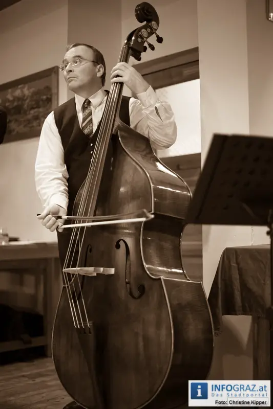 CD-Praesentation konsGeiger Volksmusik Hoechwirt Graz Sepp Pichler Karl Paar Eva Haselgruber-Muchowitsch Gerhard Kalss Juergen Berchtold Klaus Haselgruber 46