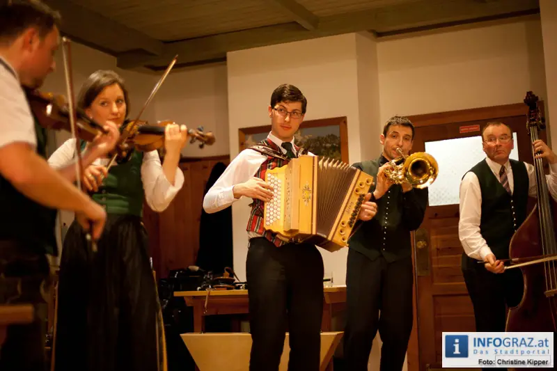 CD-Praesentation konsGeiger Volksmusik Hoechwirt Graz Sepp Pichler Karl Paar Eva Haselgruber-Muchowitsch Gerhard Kalss Juergen Berchtold Klaus Haselgruber 48