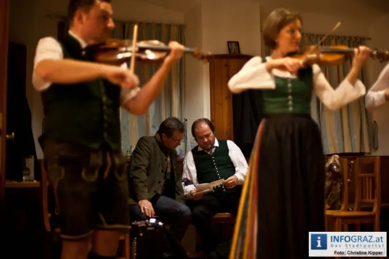 CD-Praesentation konsGeiger Volksmusik Hoechwirt Graz Sepp Pichler Karl Paar Eva Haselgruber-Muchowitsch Gerhard Kalss Juergen Berchtold Klaus Haselgruber 54