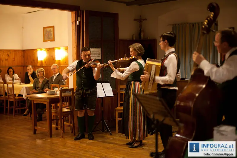 CD-Praesentation konsGeiger Volksmusik Hoechwirt Graz Sepp Pichler Karl Paar Eva Haselgruber-Muchowitsch Gerhard Kalss Juergen Berchtold Klaus Haselgruber 55