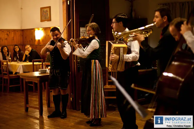 CD-Praesentation konsGeiger Volksmusik Hoechwirt Graz Sepp Pichler Karl Paar Eva Haselgruber-Muchowitsch Gerhard Kalss Juergen Berchtold Klaus Haselgruber 56