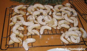 Vanillekipferl,Vanille,Honig,Insel Reunion,nicht ganz ausgereift,Verkneten,Keks,Achiote,stark duftendes Aroma,Kolonien,Walnüsse,Steuern,Bourbonvanille,Gewürz