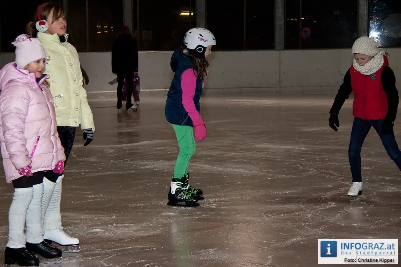 Weihnachtsmann beim Eissportclub ESC Graz - 008