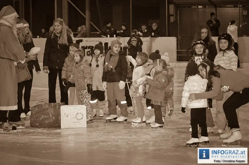 Weihnachtsmann beim Eissportclub ESC Graz - 019