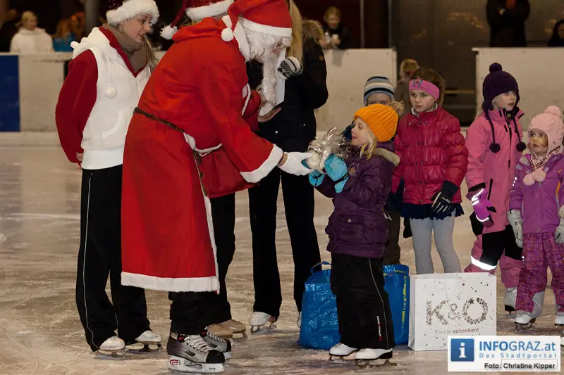 Weihnachtsmann beim Eissportclub ESC Graz - 021