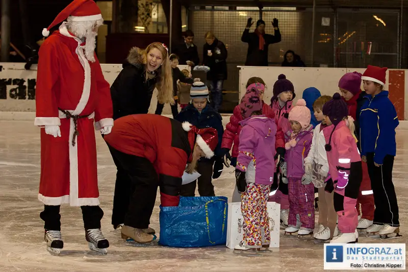 Weihnachtsmann beim Eissportclub ESC Graz - 022