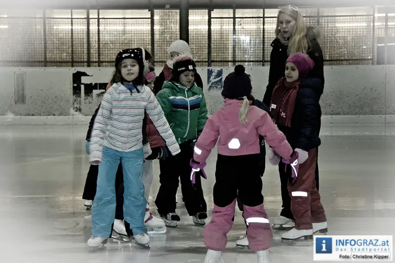 Weihnachtsmann beim Eissportclub ESC Graz - 023
